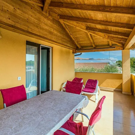 Apartamento Dika By Interhome
