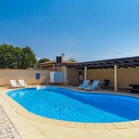 Dika By Interhome アパート ポレッチ