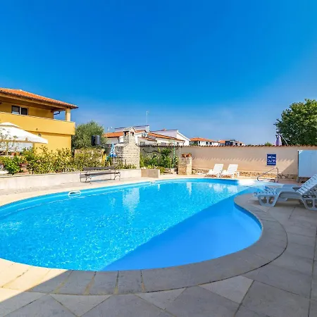 Dika By Interhome ポレッチ